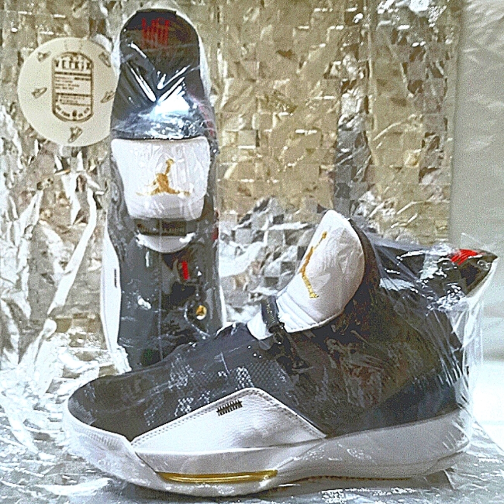 Air Jordan 33 "Black Tiger Camo"